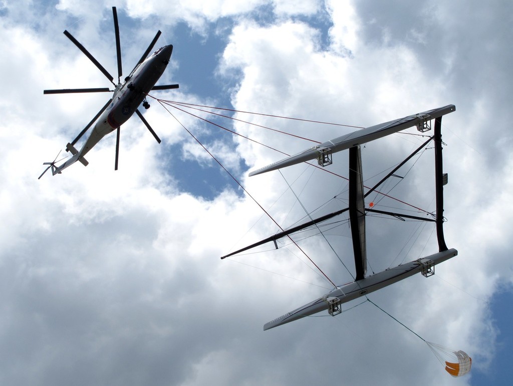 1 - Y shape structure design on Alinghi 5 © Sail-World (JPJ) www.sail-world.com